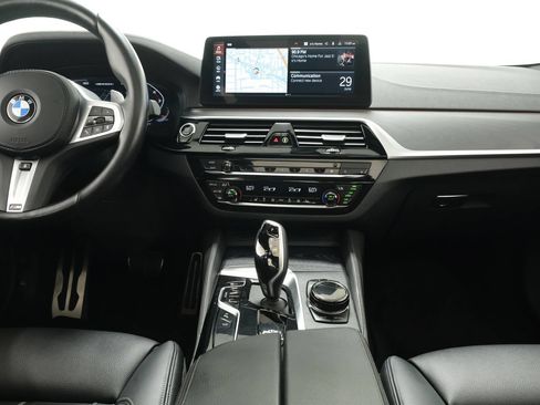 Used 2023 BMW M550i xDrive w/ Executive Package AWD/4WD image 9