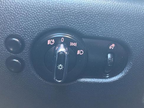 Used 2020 MINI Cooper 2-Door Hardtop FWD image 25
