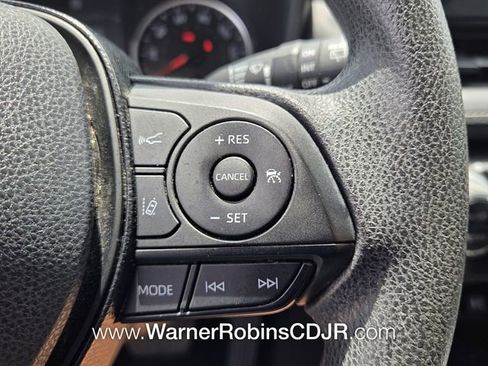 Used 2019 Toyota RAV4 XLE FWD image 28