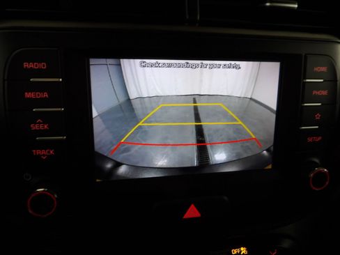 Used 2020 Kia Soul LX FWD image 14