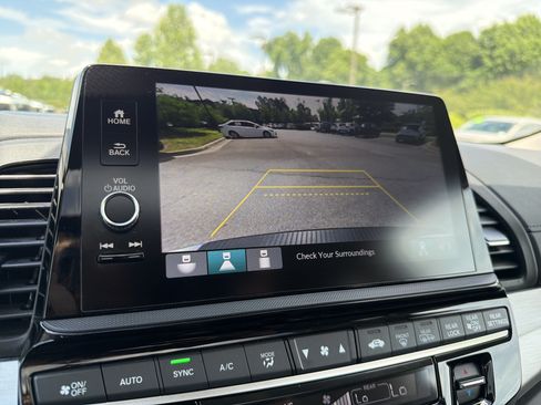Used 2025 Honda Odyssey EX-L image 6