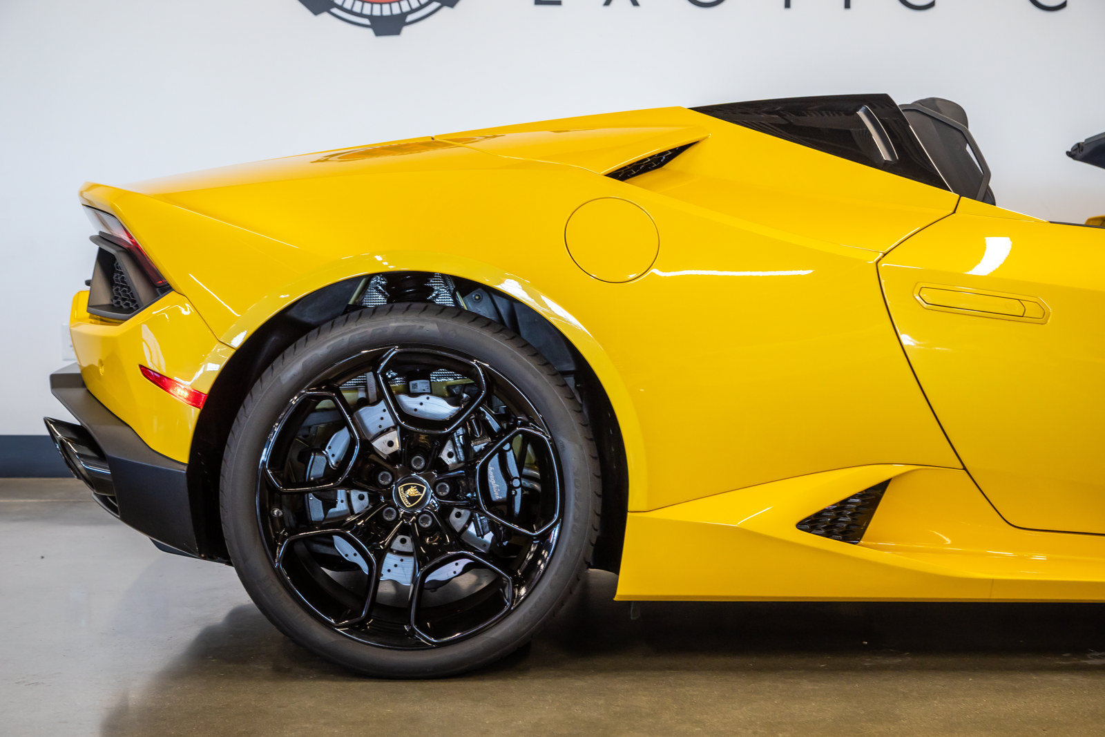 Used 2018 Lamborghini Huracan LP 580-2 RWD image 16