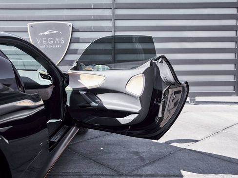 Used 2023 Ferrari SF90 Stradale image 33