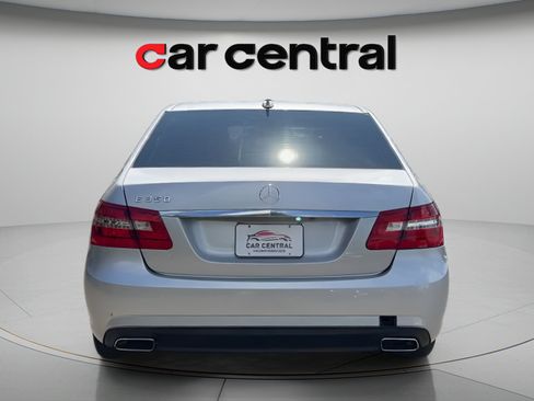 Used 2010 Mercedes-Benz E 350 Sedan image 4