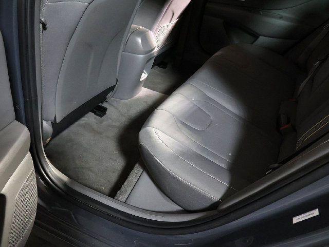 Used 2025 Hyundai Elantra SEL FWD image 27