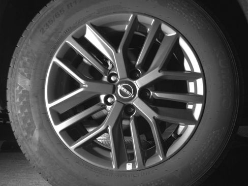 Used 2023 Nissan Rogue S AWD/4WD image 18