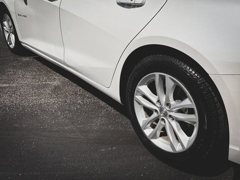 Used 2016 Chevrolet Malibu LT FWD image 18