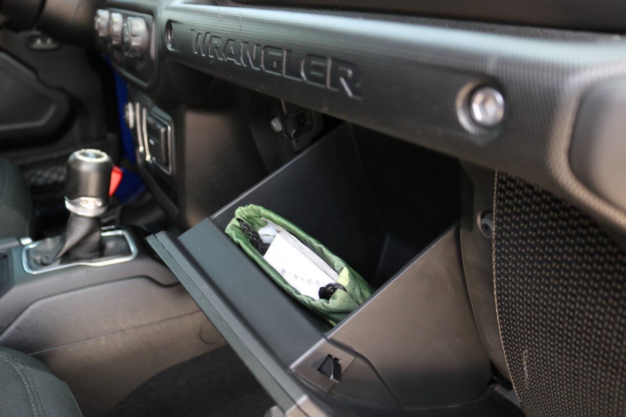 Used 2020 Jeep Wrangler Sport AWD/4WD image 16