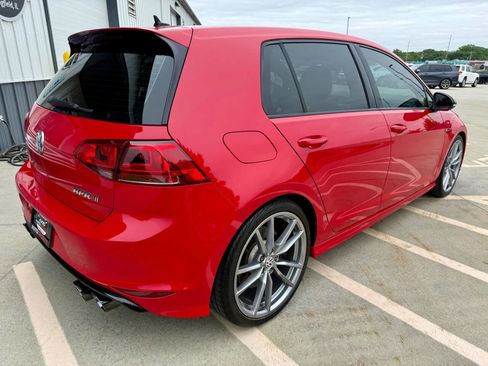 Used 2017 Volkswagen Golf R 4-Door AWD/4WD image 9