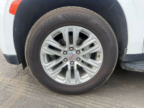 Used 2024 GMC Yukon SLT AWD/4WD image 12