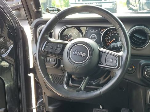 Used 2022 Jeep Wrangler Sport AWD/4WD image 22