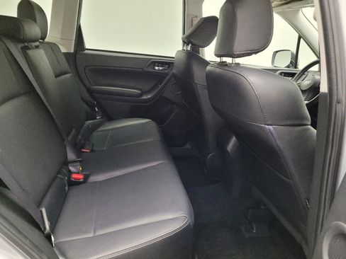 Used 2016 Subaru Forester 2.5i Touring AWD/4WD image 19