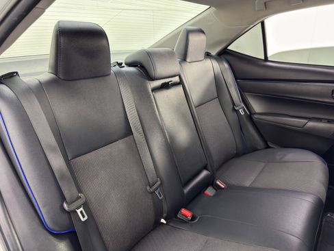 Used 2018 Toyota Corolla SE image 31