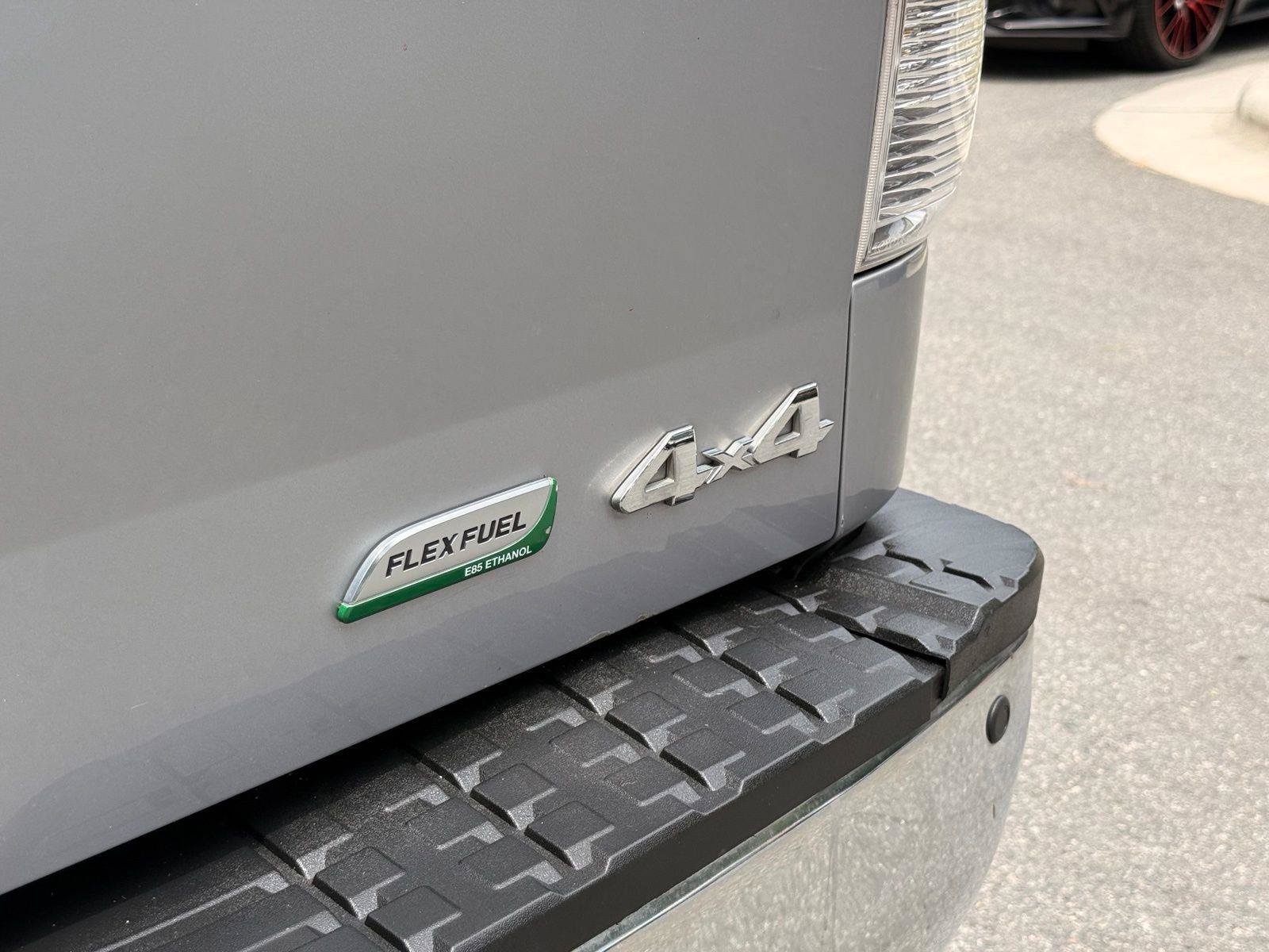 Used 2012 Toyota Tundra Limited w/ Platinum Pkg AWD/4WD image 12