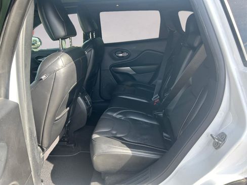 Used 2021 Jeep Cherokee Latitude Lux 80th Anniv w/ Quick Order Package 26U 80TH image 13