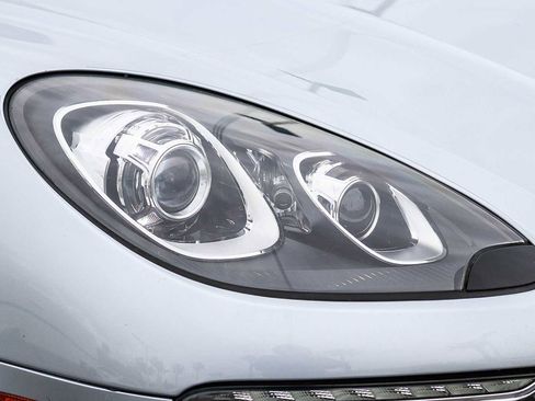 Used 2017 Porsche Macan image 7