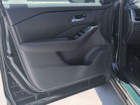 New 2026 Nissan Rogue SV AWD/4WD image 13