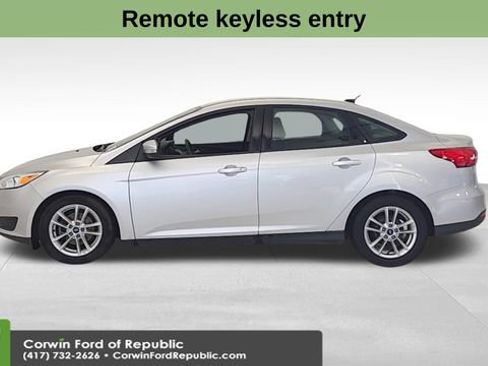 Used 2016 Ford Focus SE image 4