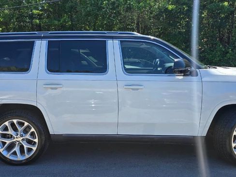 Used 2022 Jeep Grand Wagoneer Series I AWD/4WD image 4