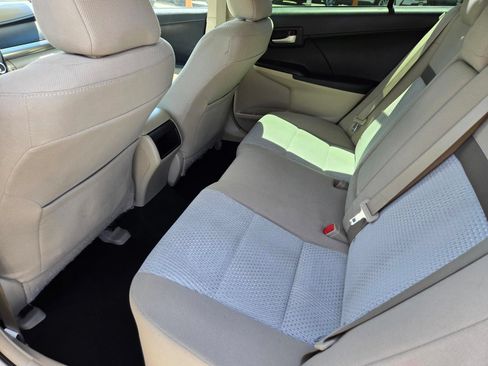 Used 2012 Toyota Camry LE FWD image 16