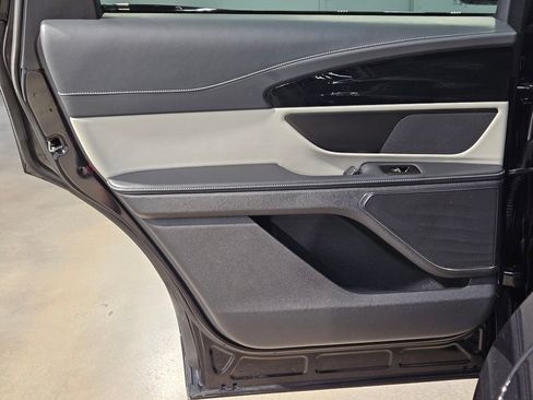 Used 2024 Lincoln Nautilus Reserve image 32