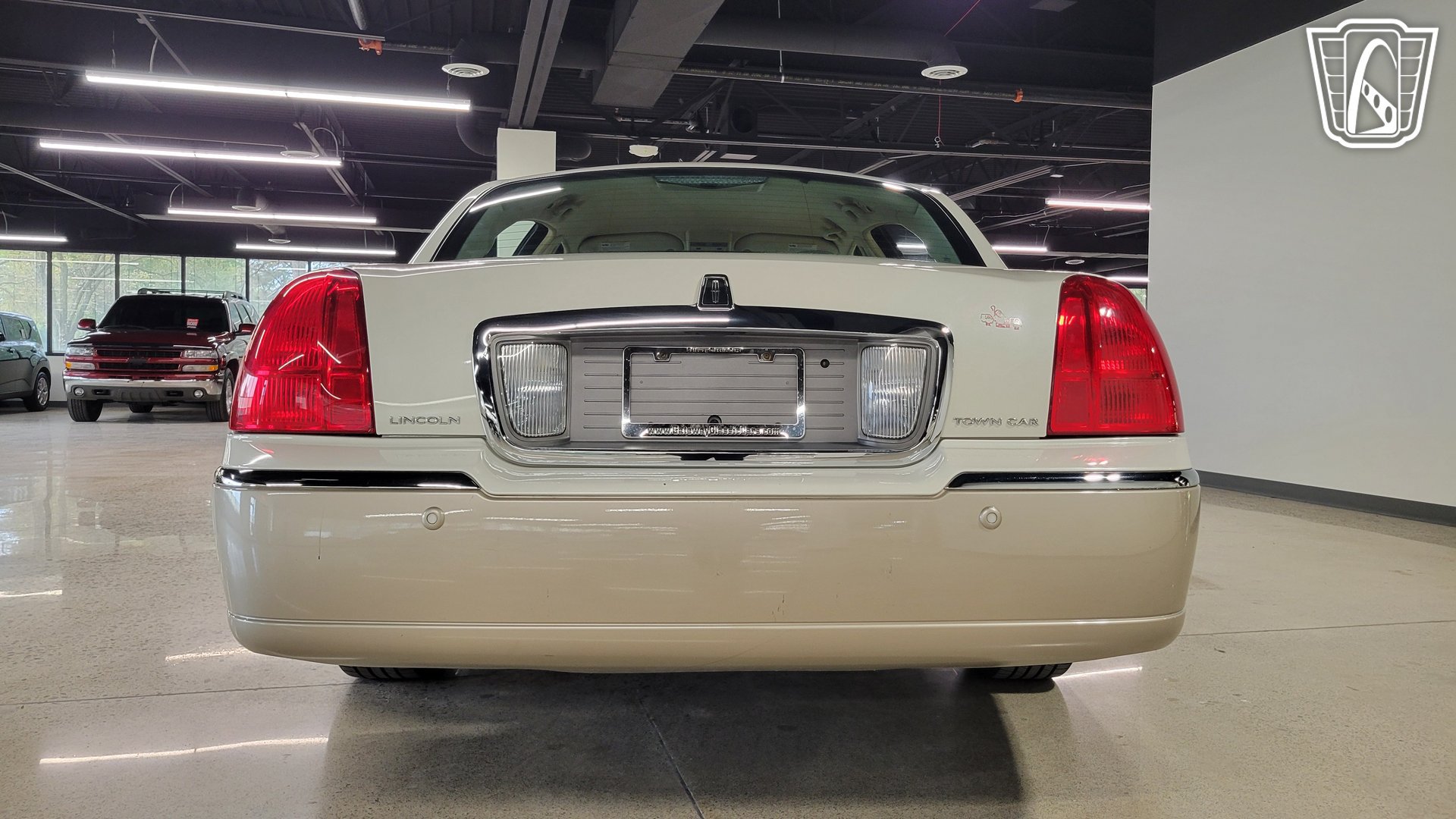 Used 2005 Lincoln Town Car Signature Limited RWD image 29
