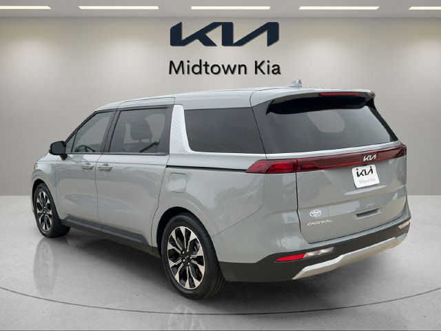 Used 2024 Kia Carnival EX FWD image 5