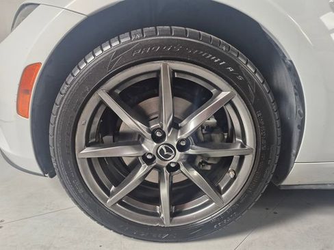 Used 2018 MAZDA MX-5 Miata Grand Touring RWD image 10