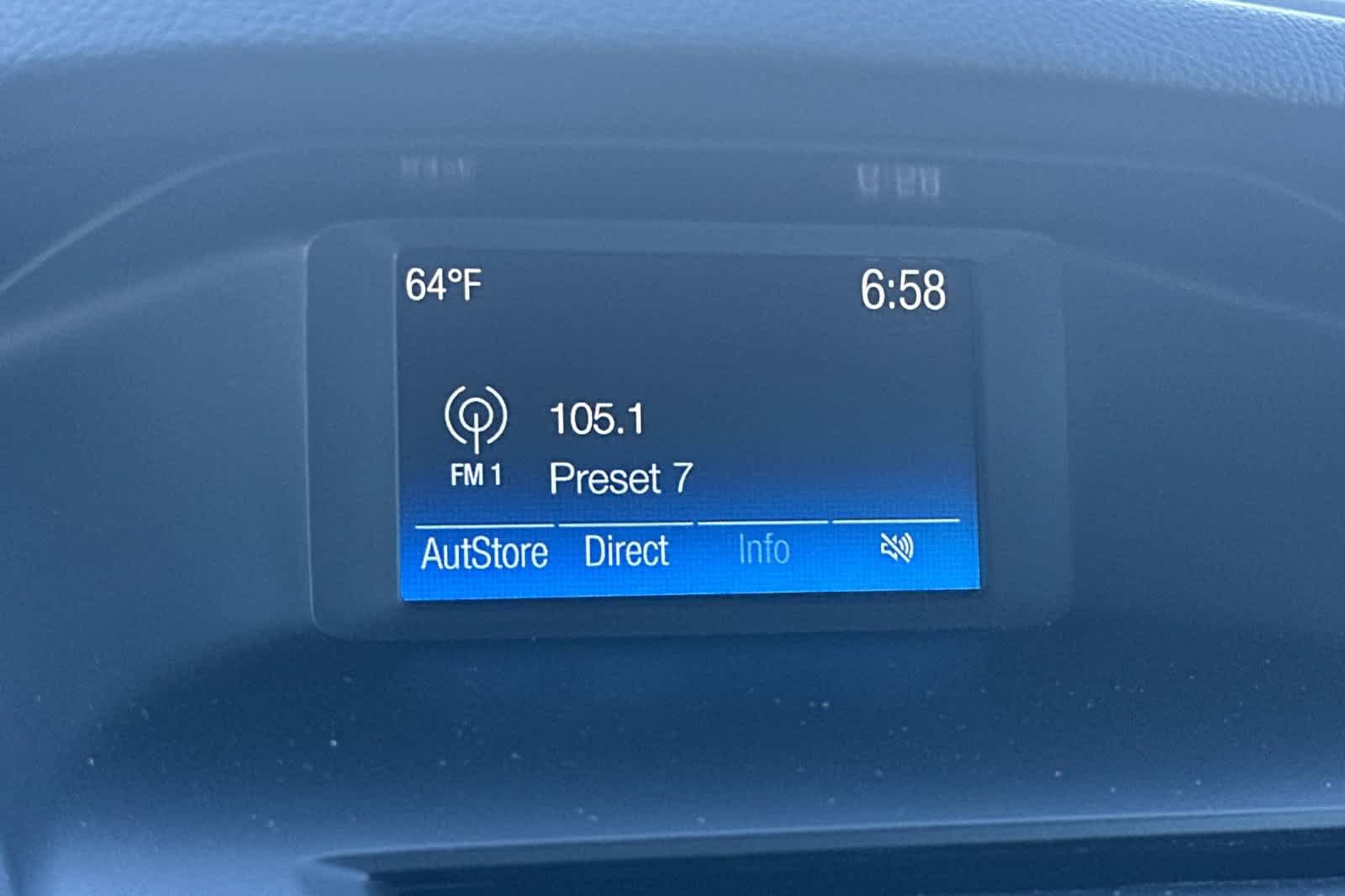 Used 2016 Ford Focus SE w/ Equipment Group 201A FWD image 17