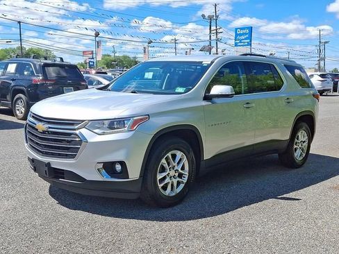 Used 2018 Chevrolet Traverse LT FWD image 3