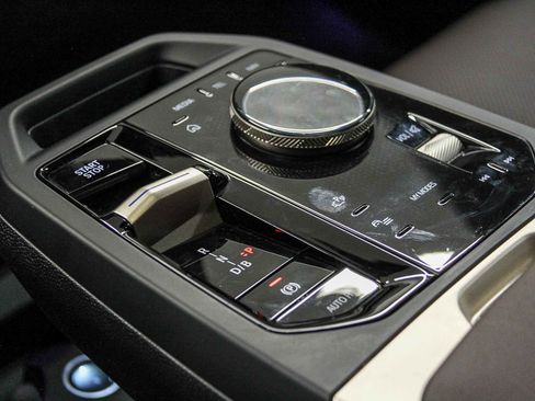 Used 2026 BMW iX xDrive45 image 19