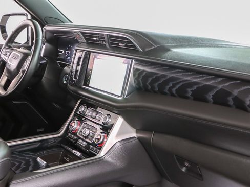 Used 2023 GMC Yukon Denali AWD/4WD image 30