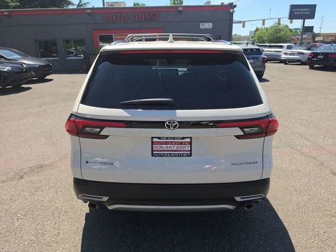 Used 2024 Toyota Grand Highlander AWD Hybrid image 25