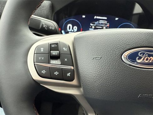 Used 2026 Ford Explorer Active w/ Active Comfort Package image 21