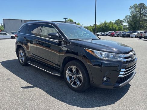 Used 2019 Toyota Highlander Limited Platinum image 9