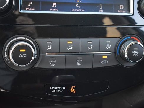 Used 2018 Nissan Rogue S FWD image 25