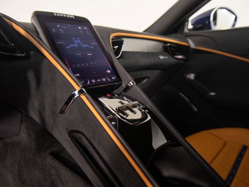 Certified 2021 Ferrari Roma image 40