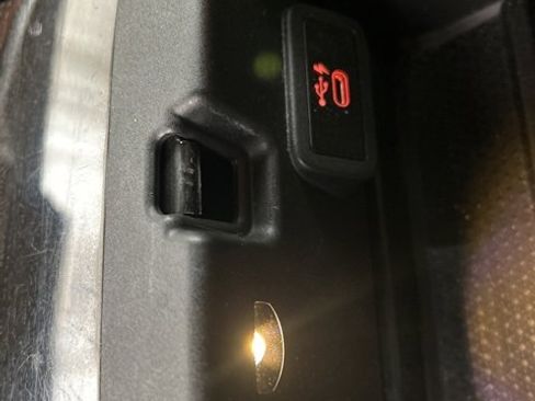 Used 2022 BMW 330i xDrive Sedan w/ Driving Assistance Package image 23