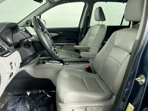 Used 2019 Honda Pilot Touring image 8