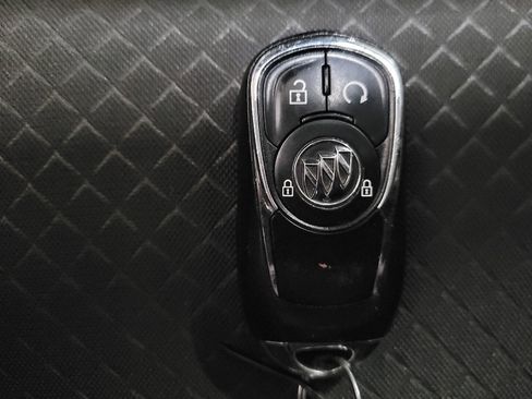 Used 2020 Buick Encore Preferred w/ Safety Package image 32