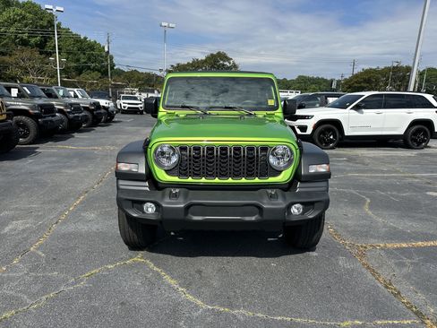 Used 2025 Jeep Wrangler Sport AWD/4WD image 4