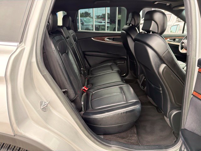 Used 2018 Lincoln MKX Reserve w/ Driver Assistance Package FWD image 17