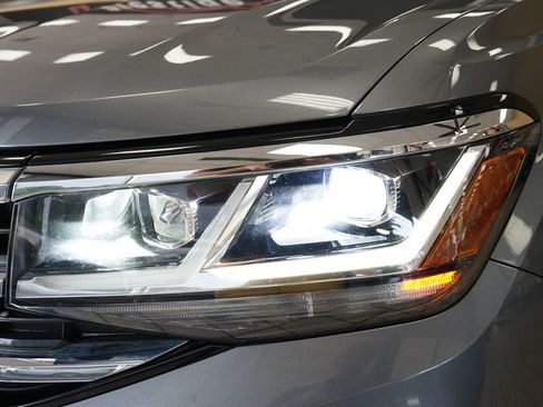 Used 2021 Volkswagen Atlas SE AWD/4WD image 22