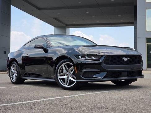 Used 2024 Ford Mustang Coupe RWD image 2