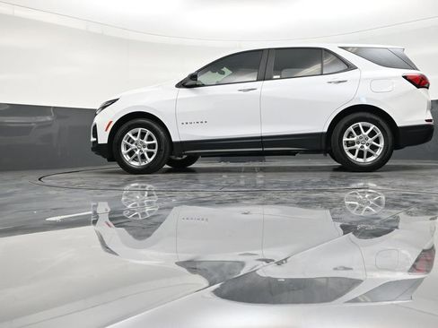 Used 2023 Chevrolet Equinox LS image 22