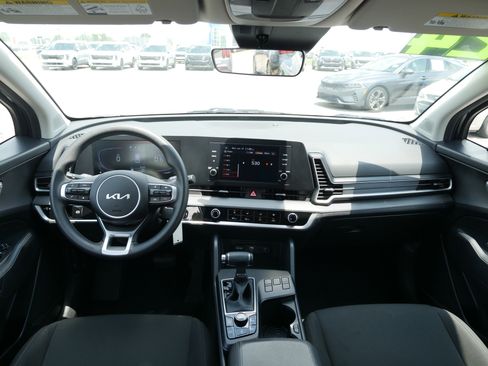 Used 2024 Kia Sportage LX image 16