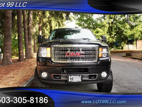 Used 2014 GMC Sierra 2500 Denali w/ Suspension Package, Off-Road AWD/4WD image 6