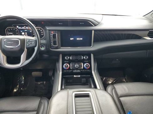 Used 2021 GMC Yukon XL Denali w/ Denali Premium Package image 13