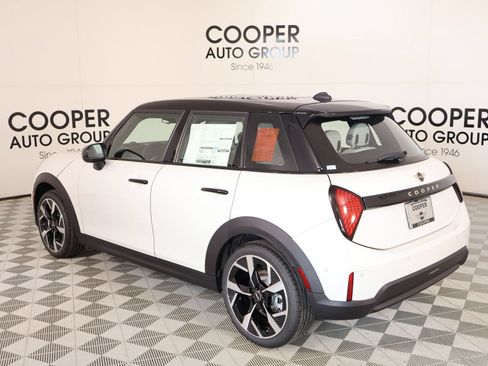 New 2026 MINI Cooper 4-Door Hardtop FWD image 23