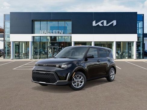 New 2025 Kia Soul LX image 1